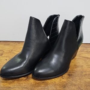 SO Sleek Black Ankle Booties